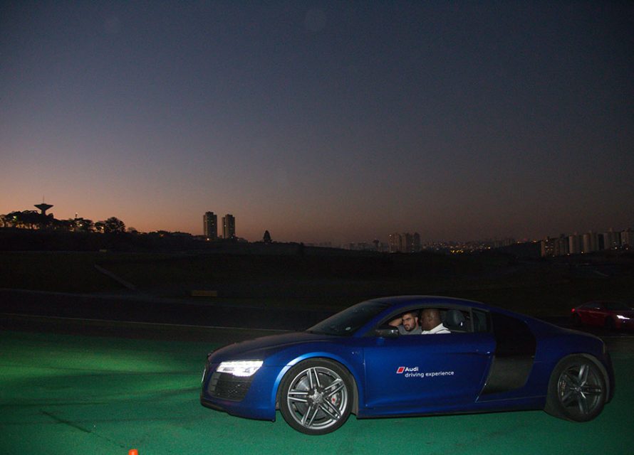 AUDI - THE FRONT - by BRUNA GOBBI - ALTA-7121